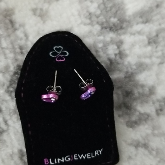 Heart Earings - Picture 2 of 2